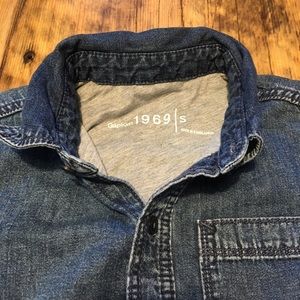 New GAP kids 6/7 lined lightweight denim shirt